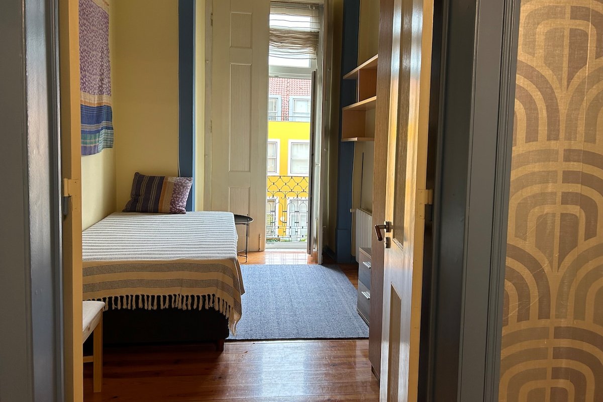 Cosy & Stylish 4B Home in Chiado gallery image 5