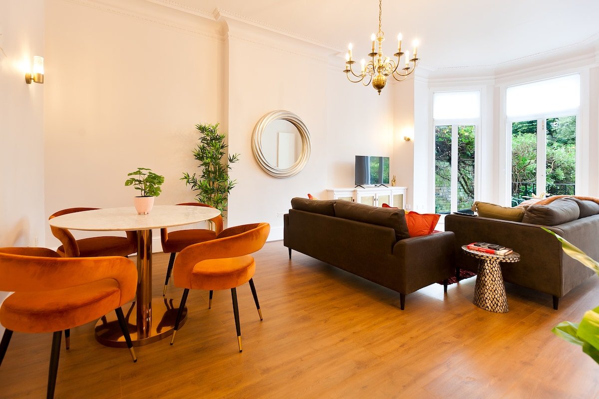 Spacious 3 bed premium apartment – central London gallery image 2