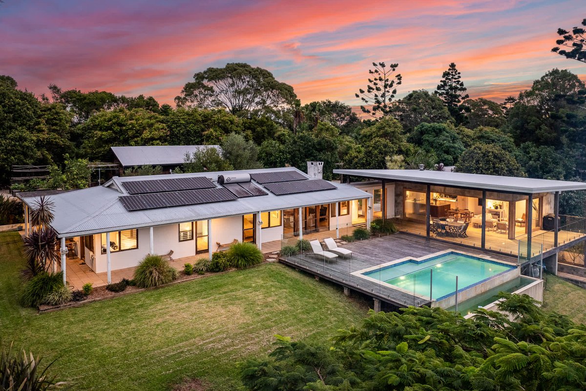 Hilltop Stay l Pool & Fire Pit l Nova Escapes