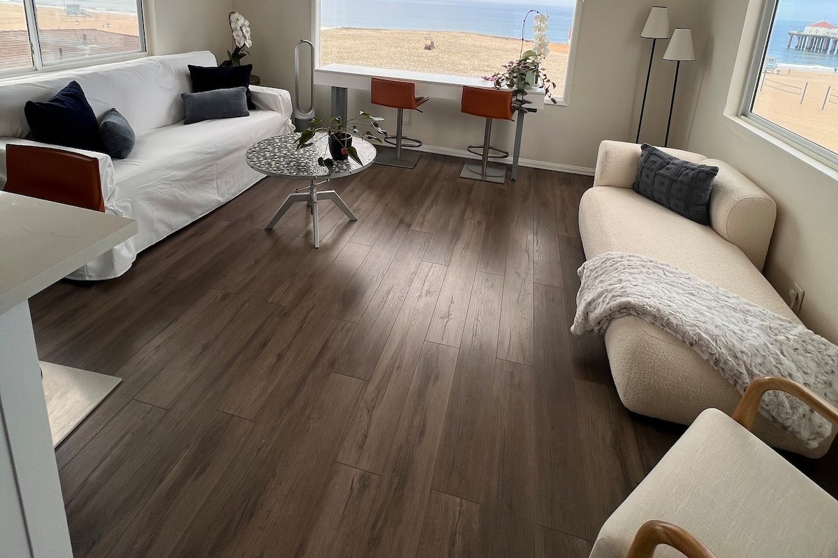 Oceanfront Gem | Steps to Sand + Parking gallery image 4