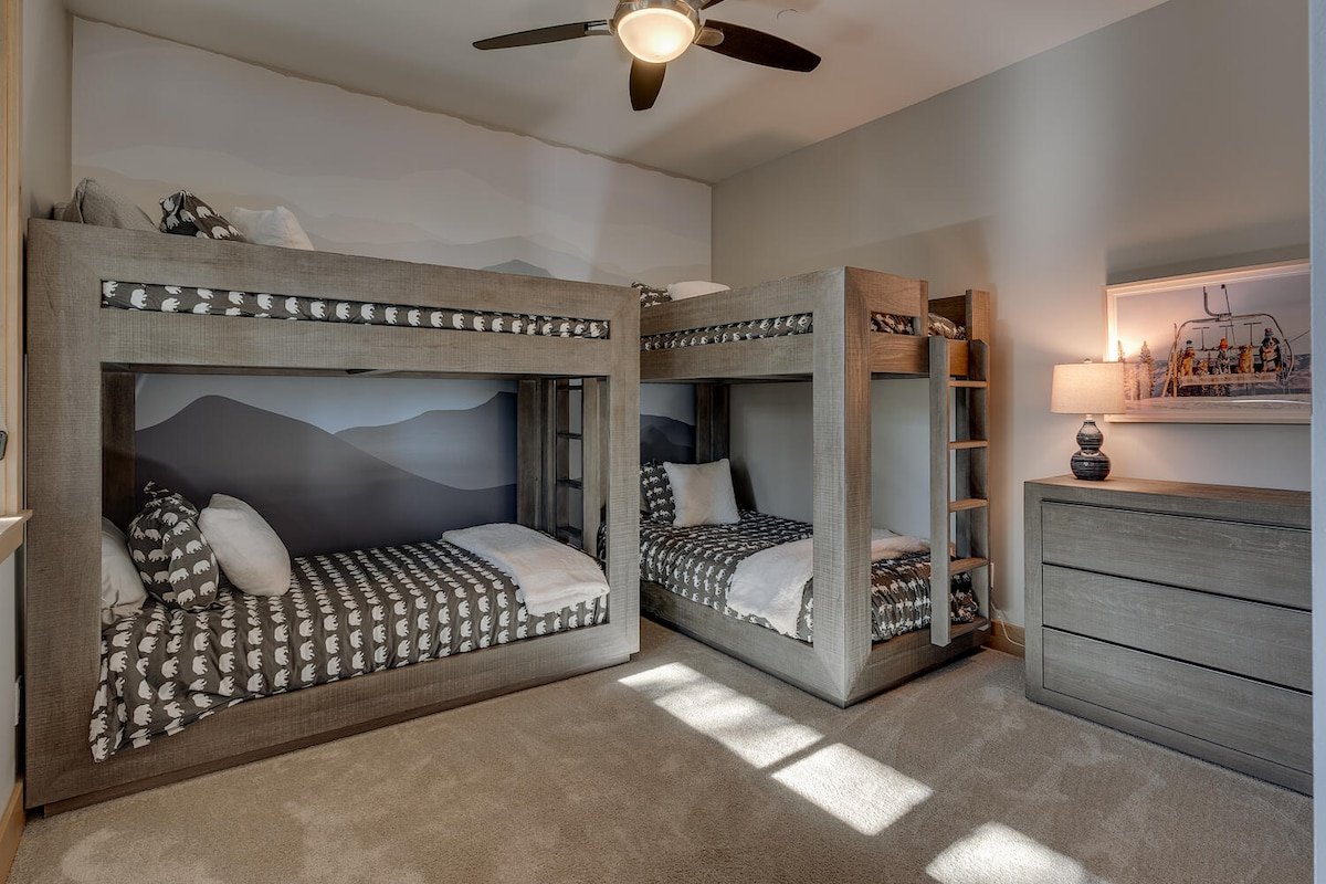 Hot Tub, Pet Friendly, Luxury Home (Stanford) gallery image 5