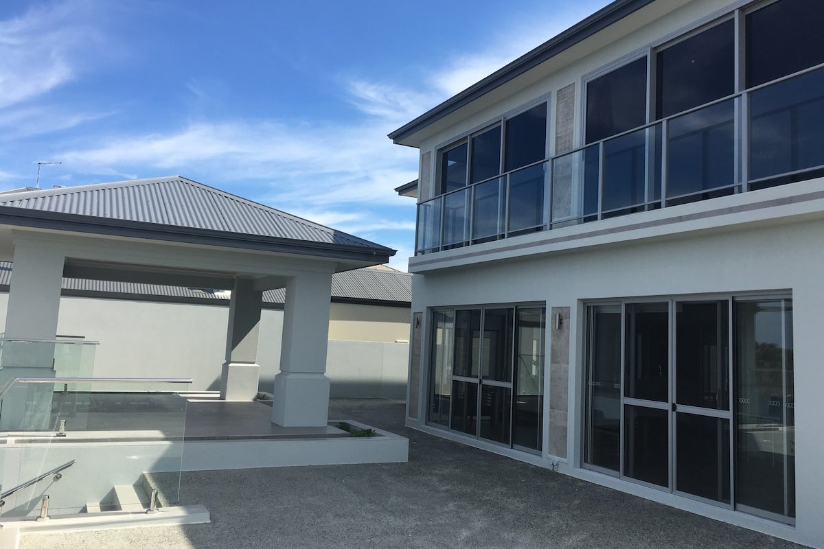 Luxury 2 storey home with private jetty Mandurah gallery image 3