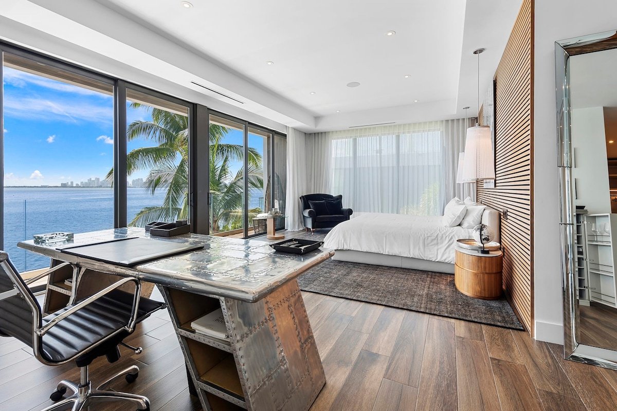 Luxury Bayfront Villa with Pool New Construction gallery image 4