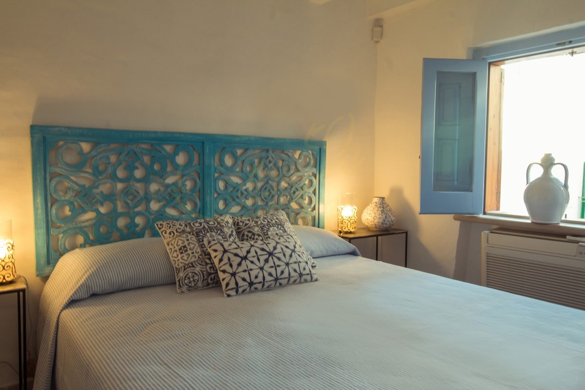 TD Casa Reina in the Historic Center with Terrace gallery image 5