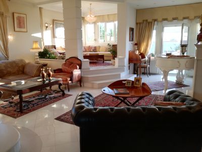 Πολυτελής κατοικία με θέα τον Θερμαϊκό