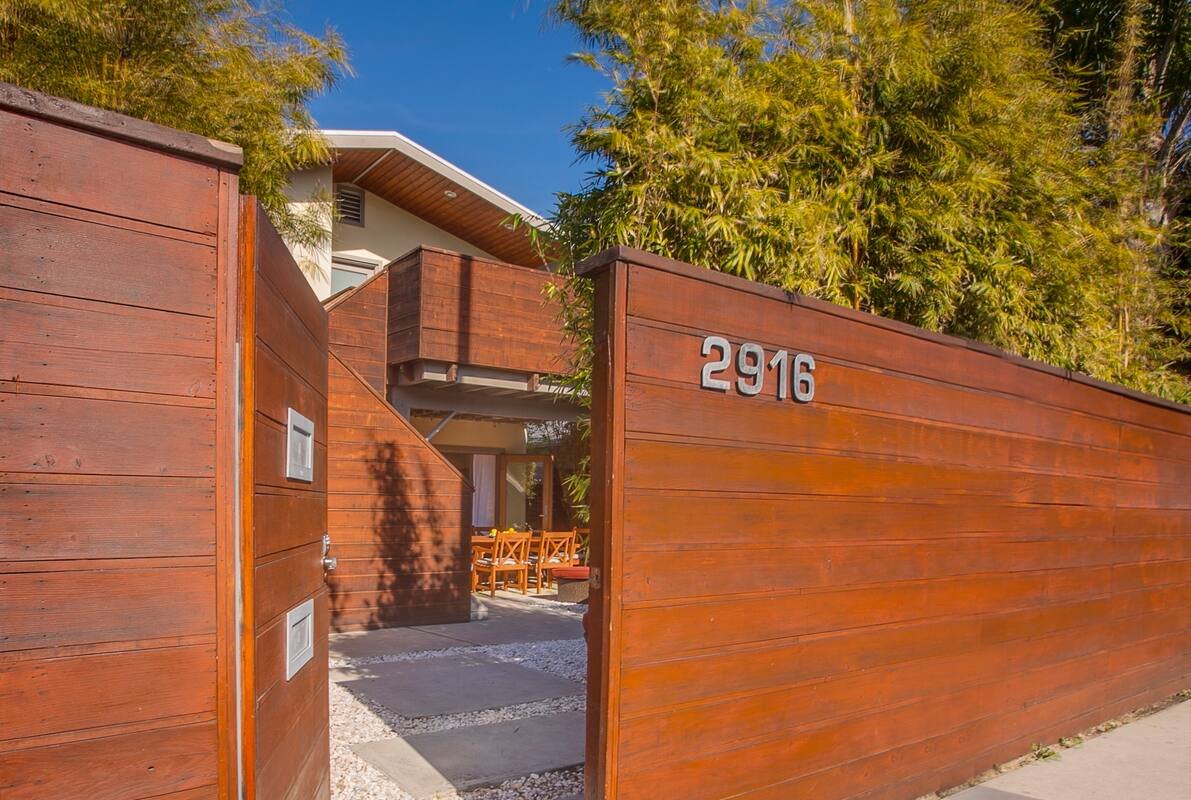 Family-Friendly Seaside Oasis! 2 min walk to waves gallery image 5