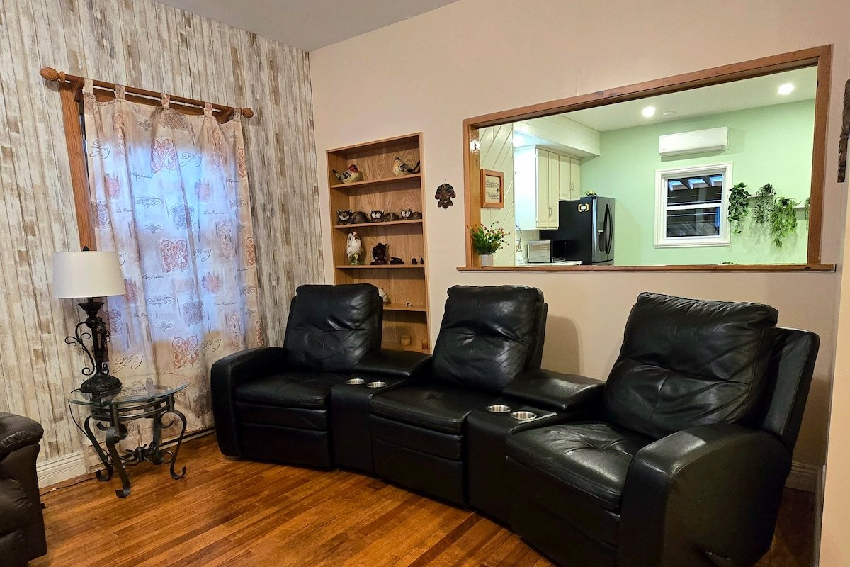 Cozy Retreat | Spacious Home with Hot Tub & Wine gallery image 3