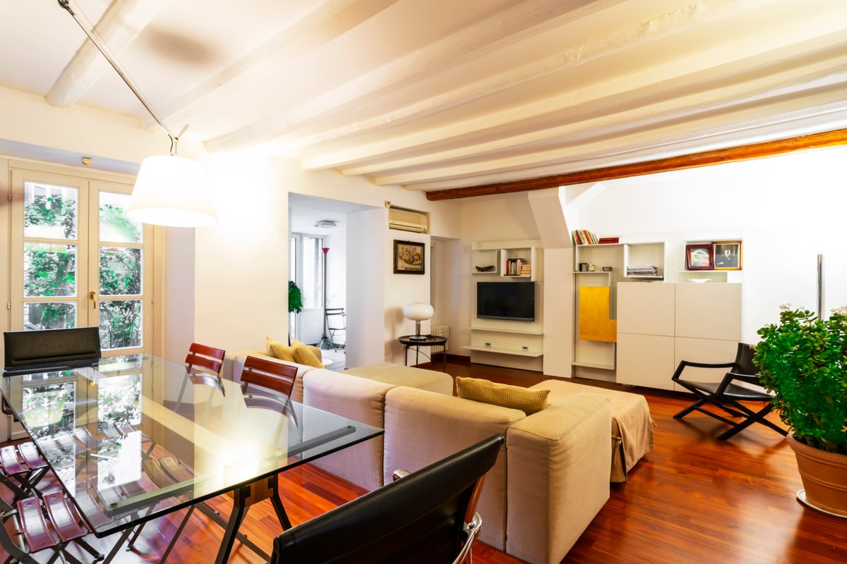 Brera-magnifico trilocale epoca con terrazzo