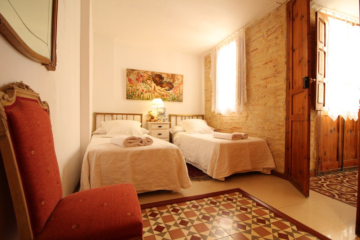 Penthouse Cathedral Quarter Apartm gallery image 5