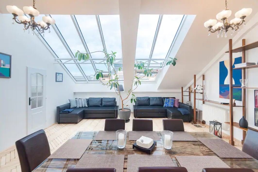 Stylish 4BDR apartment on Wenceslas Square gallery image 2