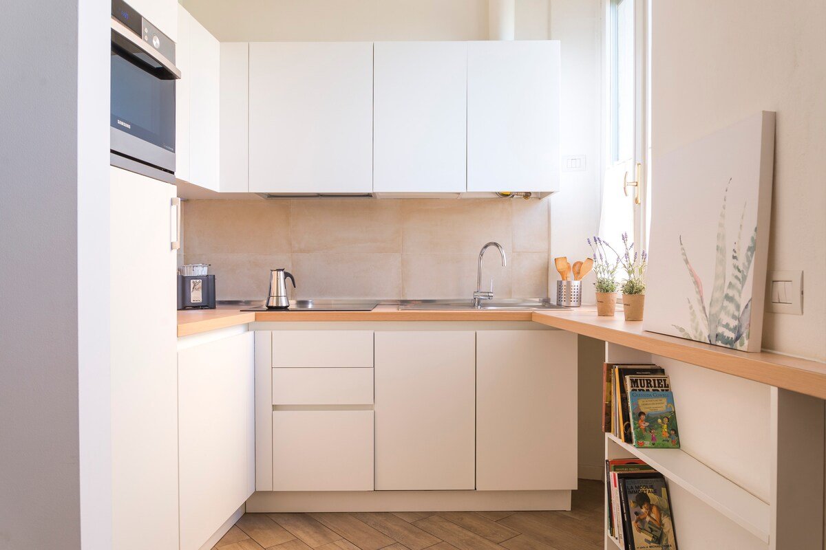 Sweet Home San Lorenzo, 2 BDR, 2 BTH, city center gallery image 5