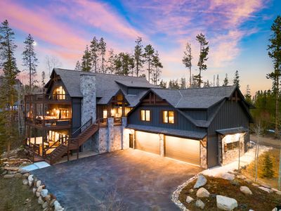 Sleeps 19 | Winterhaven Estate by AvantStay