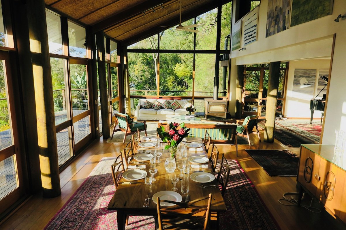 Panoramic Water Views in Treetop Luxury gallery image 5