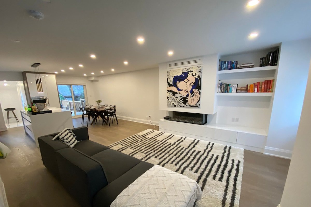 Luxury Modern House with EV Charger in Mid-Town gallery image 4