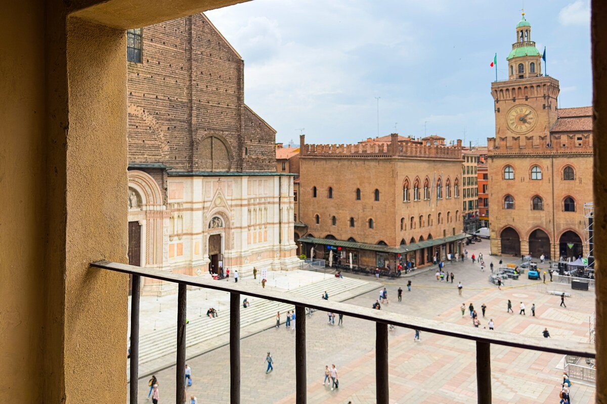 Piazza Maggiore view – Domus By Immobo, Bologna gallery image 5