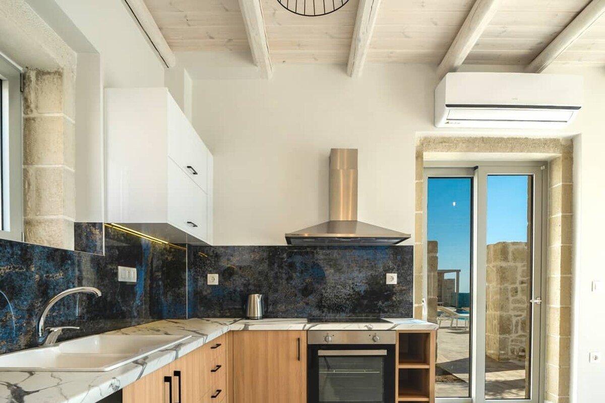 Twin Villas, private pools, sea view, jacuzzi, ΒΒQ gallery image 4