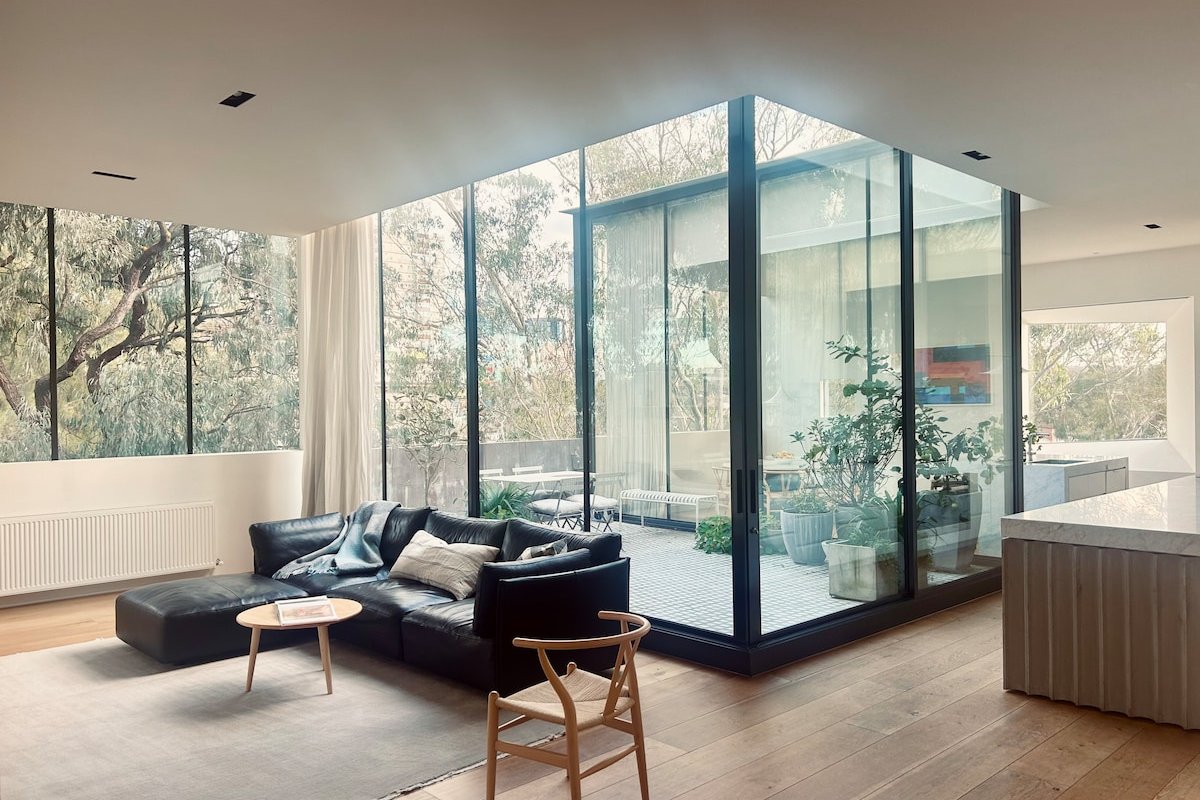 The Napier Apartment | A Fitzroy Penthouse gallery image 5