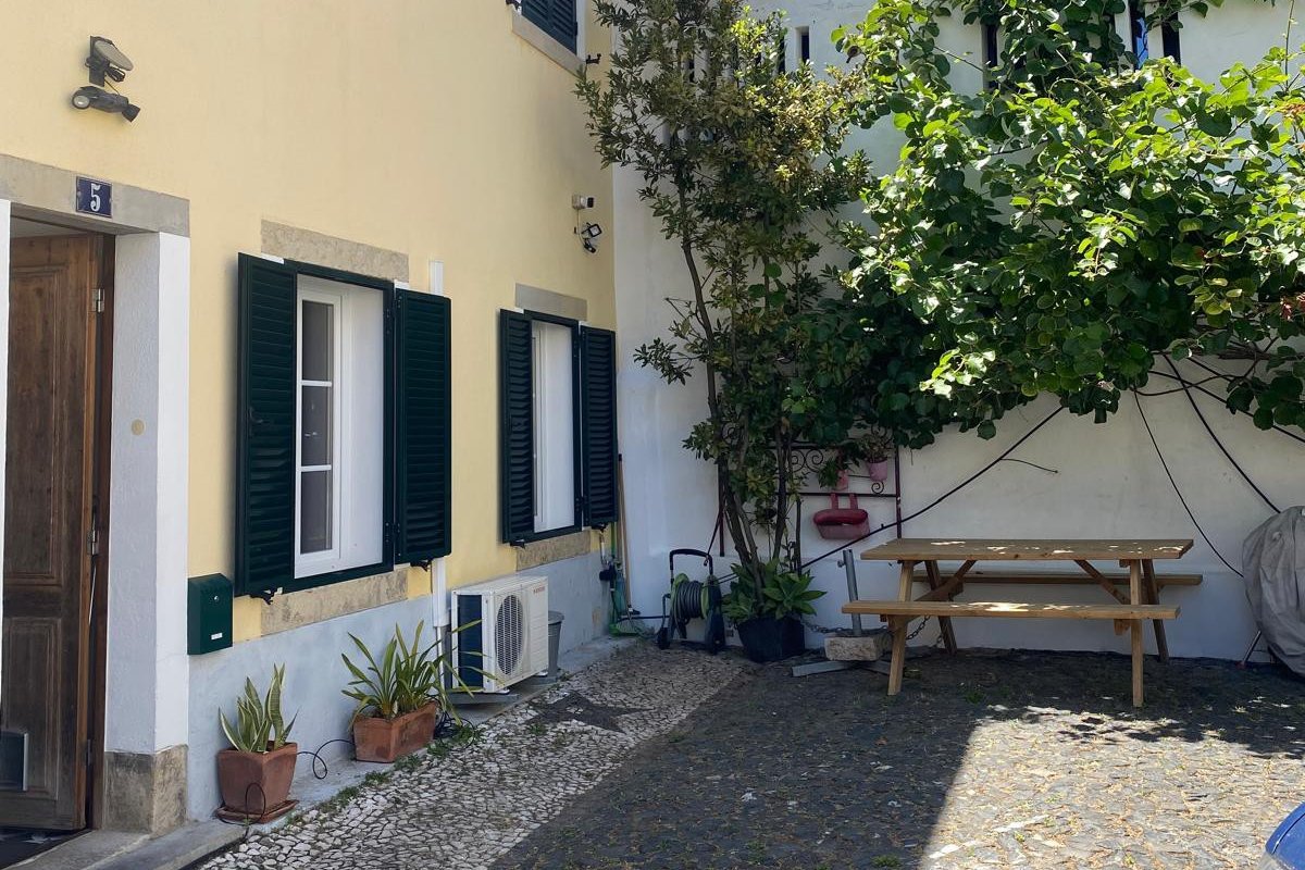 Charming Family Home in Graça