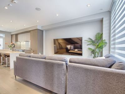 4 Bedroom Downtown Home Toronto