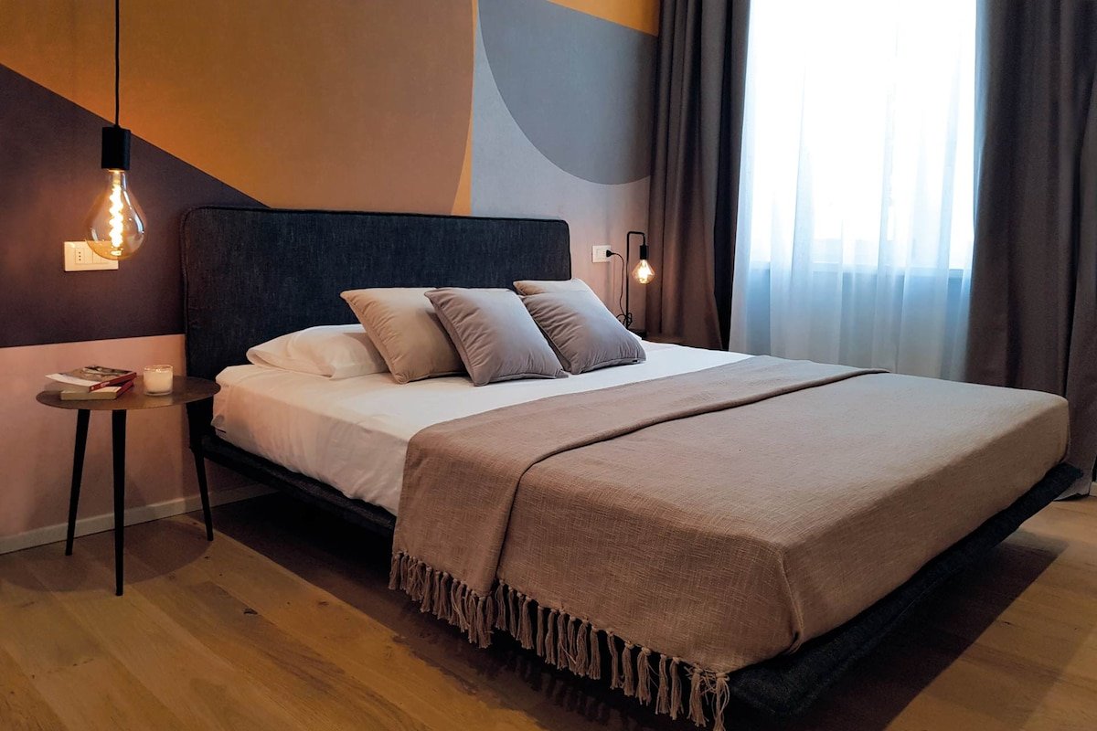 AR Airport Bergamo Pet free Parking free gallery image 4