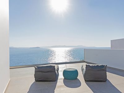 Stylish Villa Beyond Sea: 70m² Pool, Near Beach!