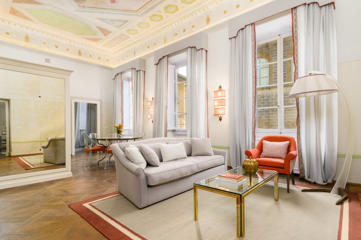 Cavalier Paolo-La Dimora degli Affreschi Florence