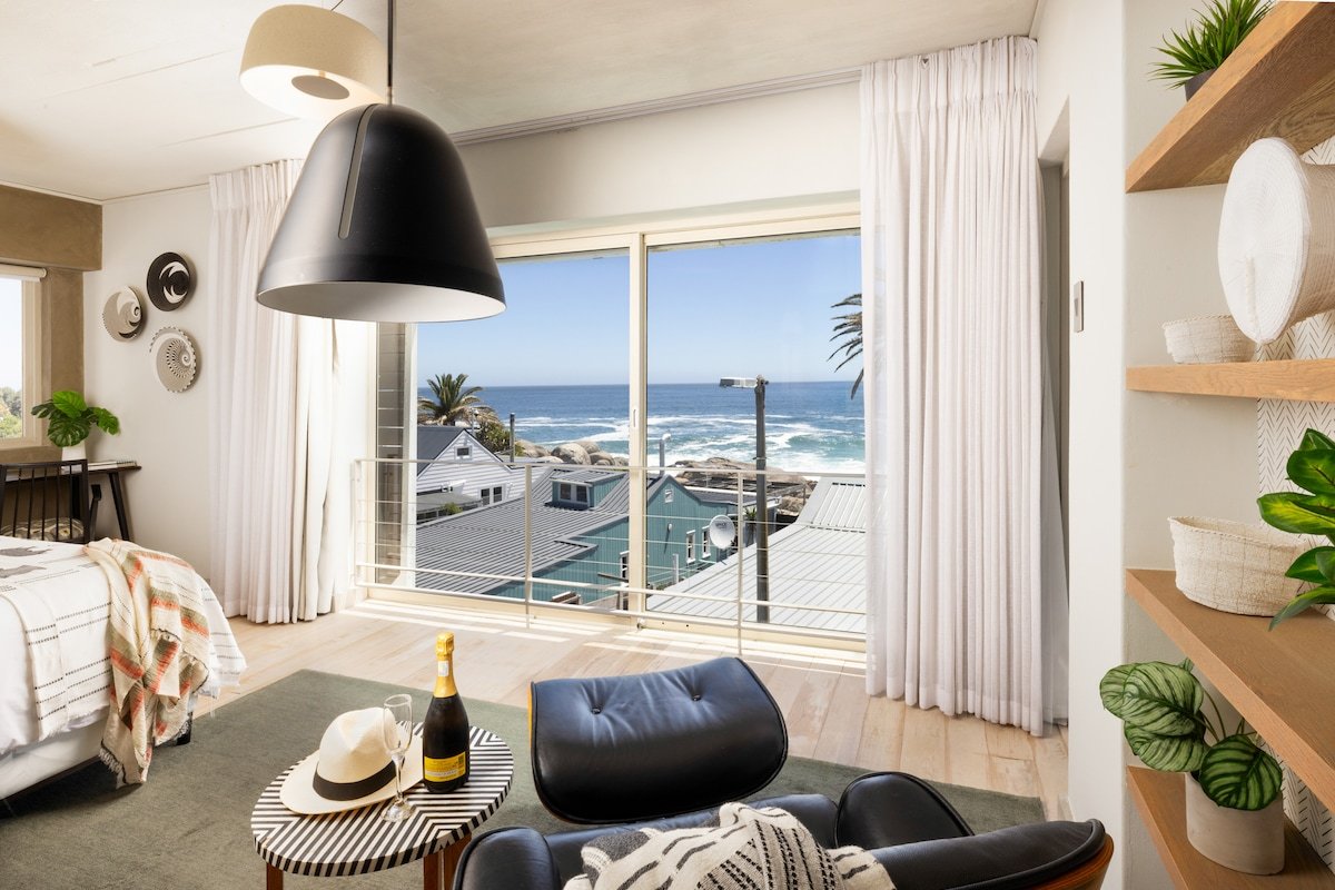 Villa 52 Victoria – Sea. Sky. Serendipitous. gallery image 5