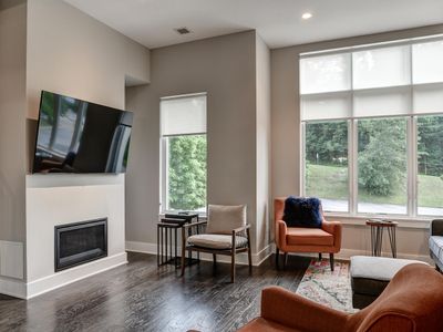 Townhome with Large Rooftop Terrace