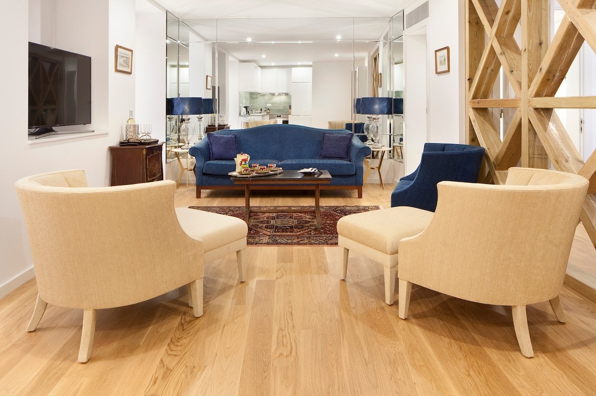 Persian – Luxurious 2 Bed 2 Bath Duplex in Chiado gallery image 2