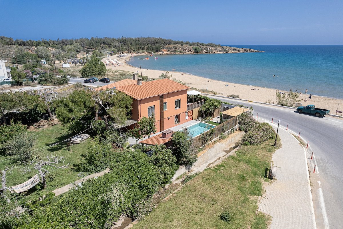 “The House By The Sea” villa with pool gallery image 3