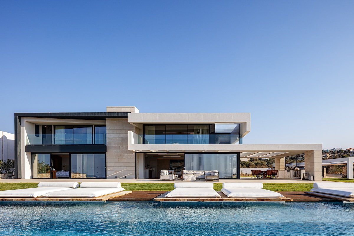 Defined by Sophistication: by etouri gallery image 2