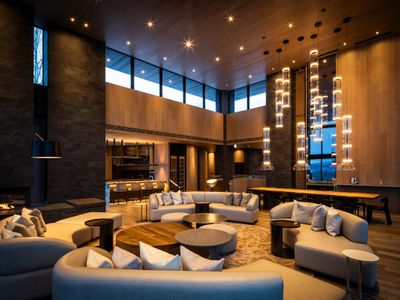 Corniche | Super Luxe 4BR w/ Onsen & Winter Butler