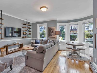 The Wayland House – 6BR Family ❤️ Retreat Sleeps 15