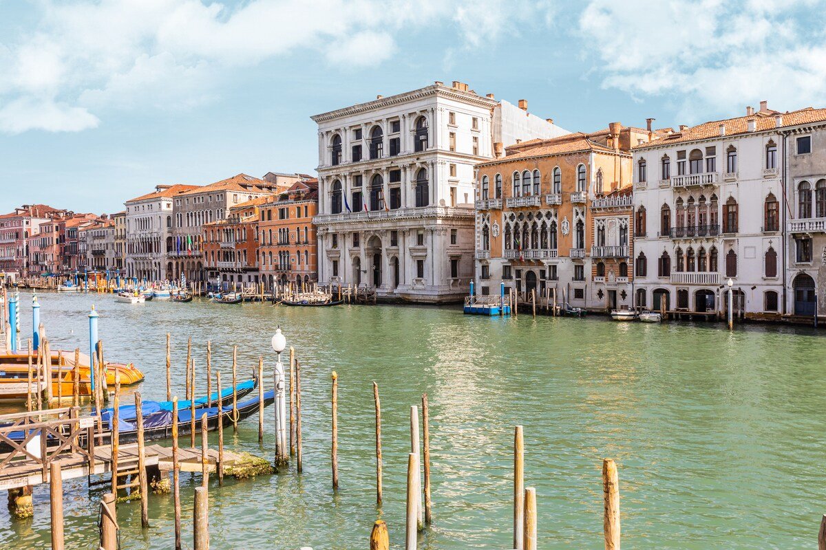 Ca’ Dei Diamanti Grand Canal gallery image 3