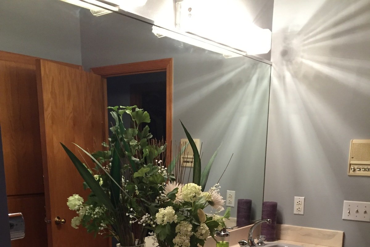 Lake Minnetonka Paradise – Entire Home gallery image 5