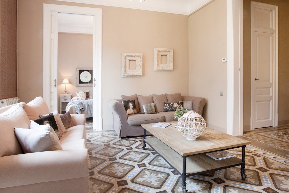 Bretagne Exclusive apartament in Rambla Catalunya gallery image 5