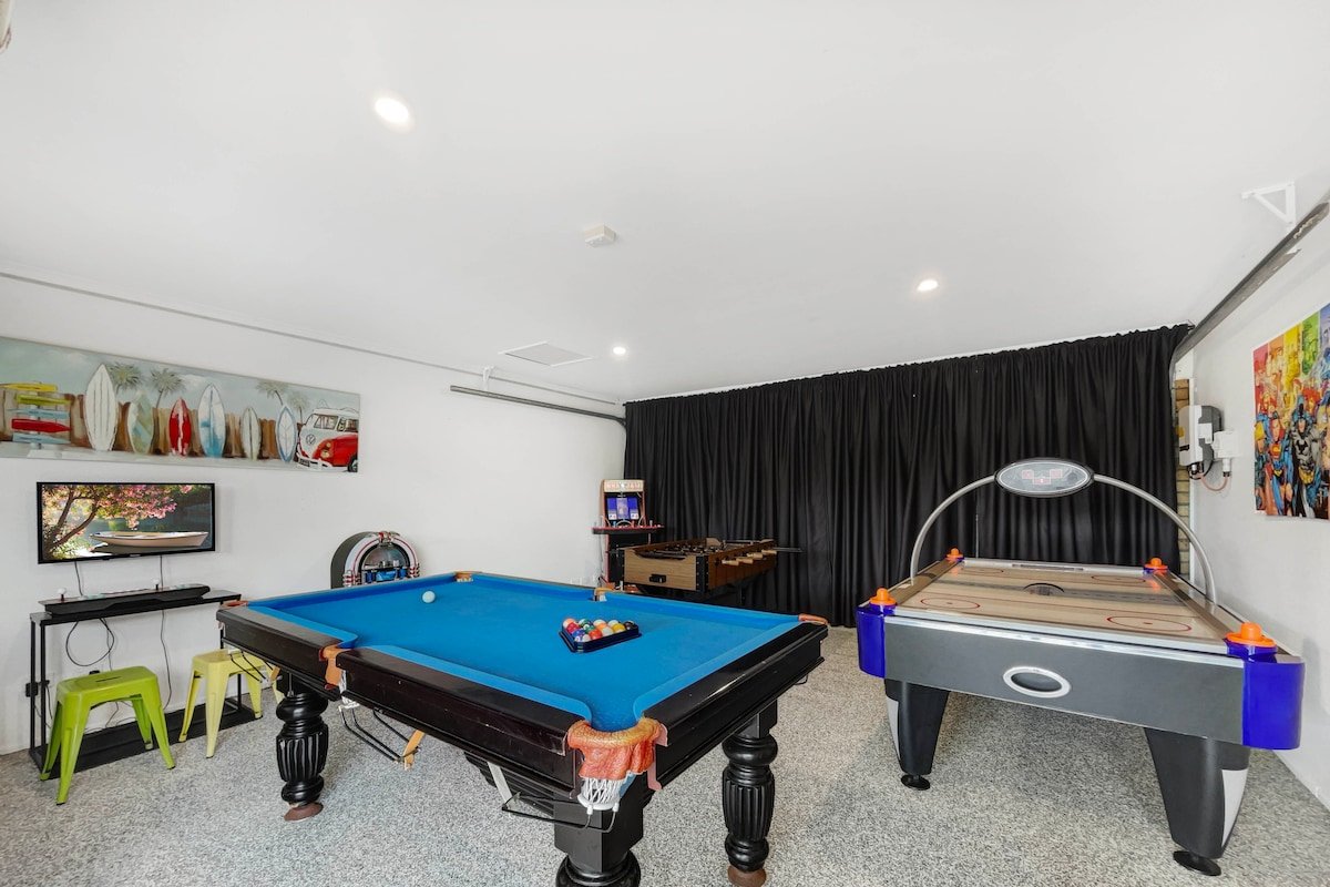 Waterslide, Games Room, Family Holiday, Beach gallery image 4