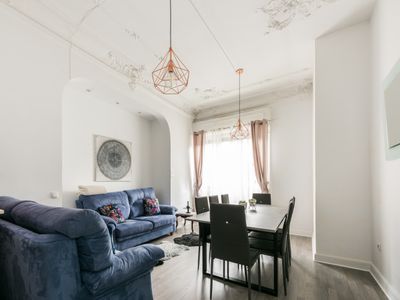 Gran Apartamento de 7 hab. y 7 baños (C/Gran Vía)