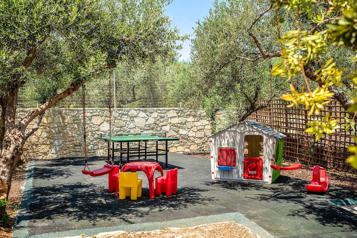 Walk to Beach • 6 BR • Private Pool • Playground gallery image 5