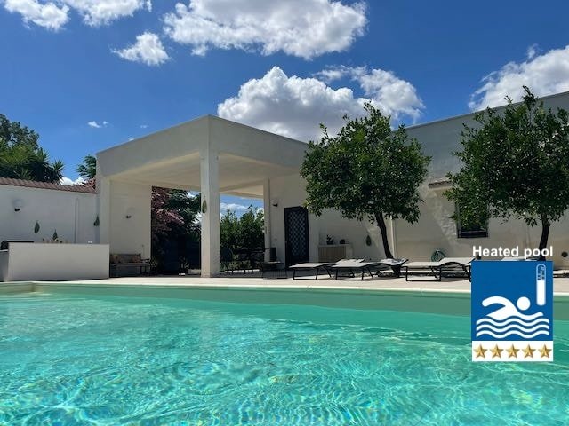 Peaceful escape, heated pool, perfect location gallery image 2