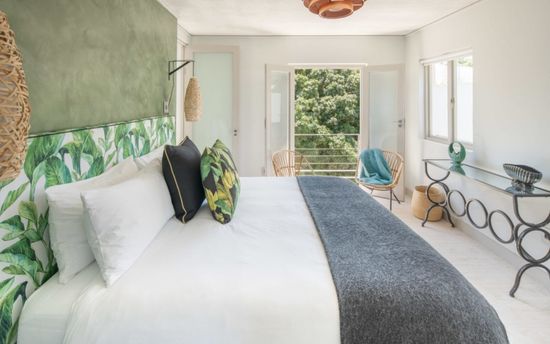 Photo 3 of 52 Victoria Road accommodation in Bakoven, Cape Town with 5 bedrooms and 5 bathrooms