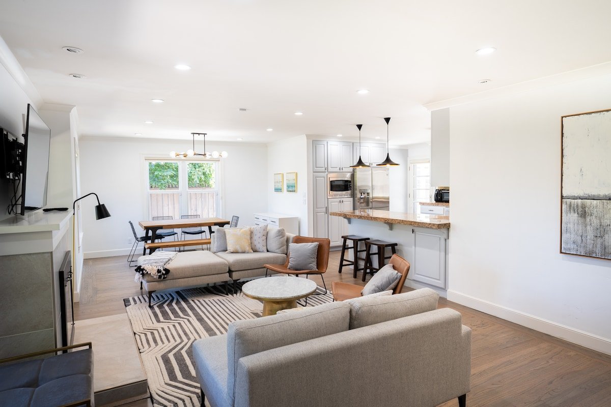 Modern Designer Home/ Palo Alto Weekly Promotion gallery image 2