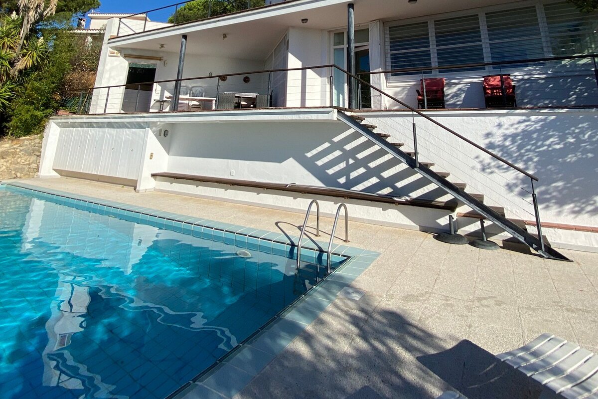 Villa Costa Brava con piscina y vistas al mar gallery image 2