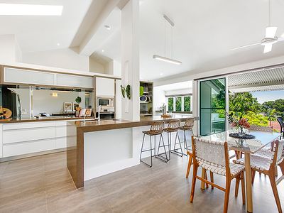 Prime Location, Views & Sunsets, Walk to Hastings