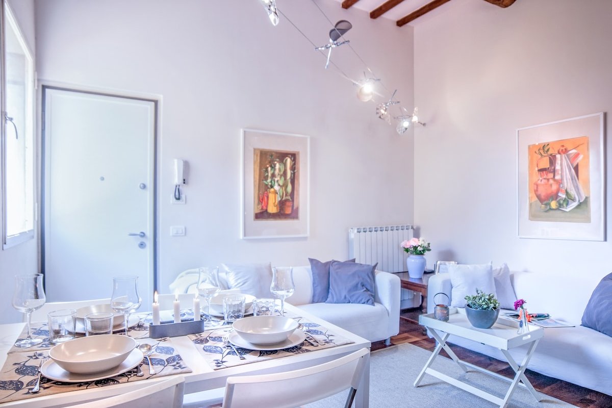 Venus – On the roofs of Florence gallery image 5