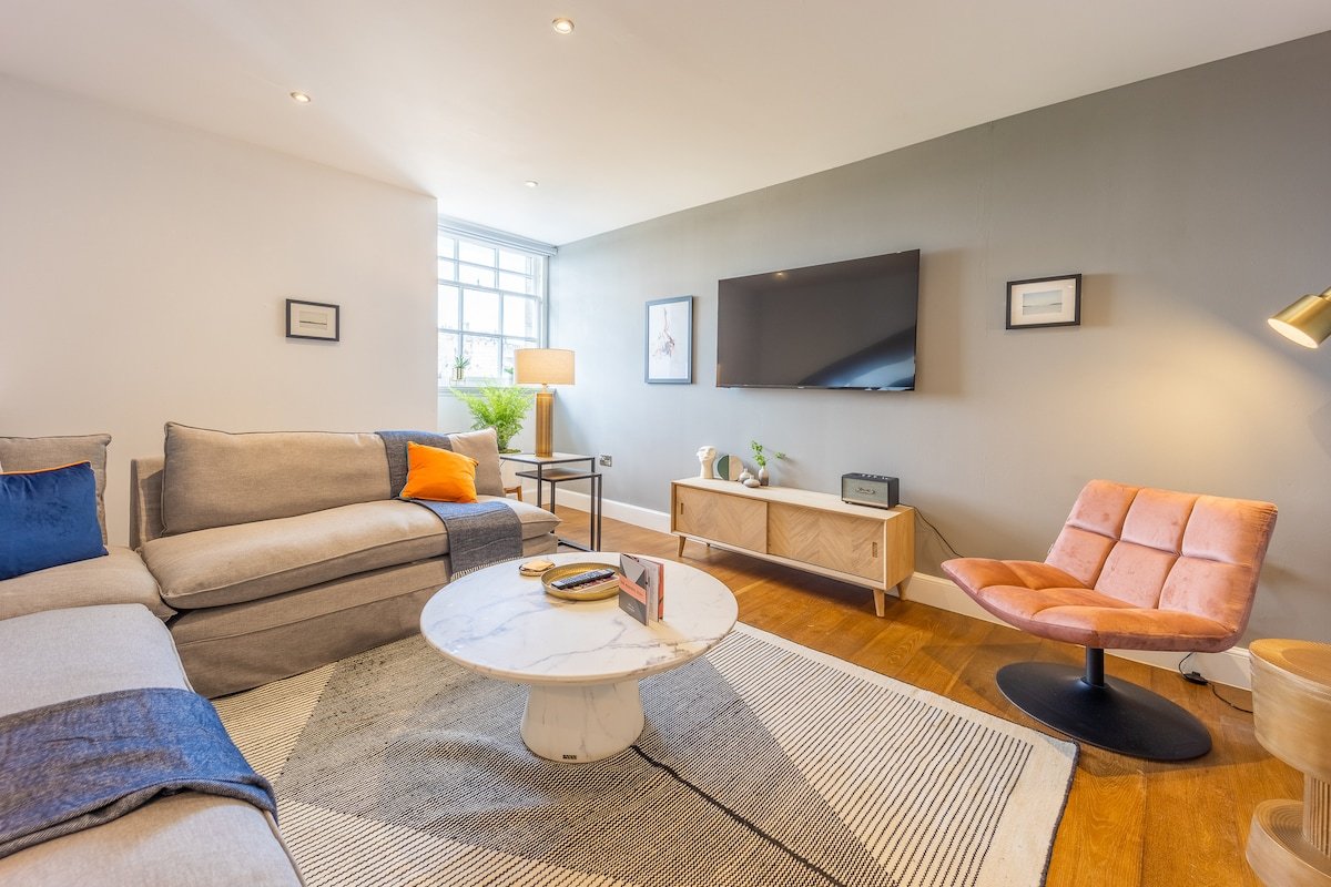 No.1 George IV Bridge – Two Bedroom Castle View gallery image 2