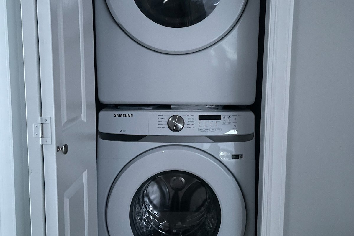 Spacious Vancouver Home gallery image 5