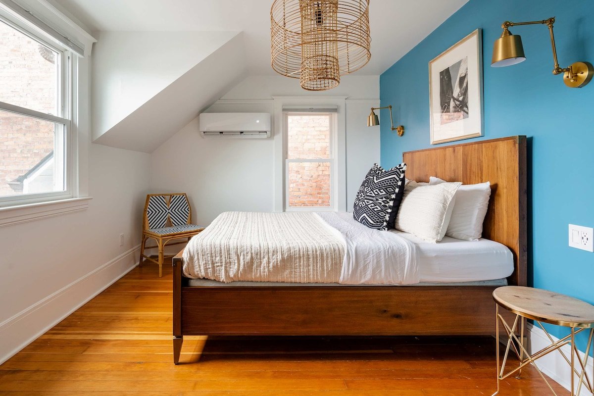 Massive 7BR – Nob Hill – NW 23rd – Sleeps 14 gallery image 3