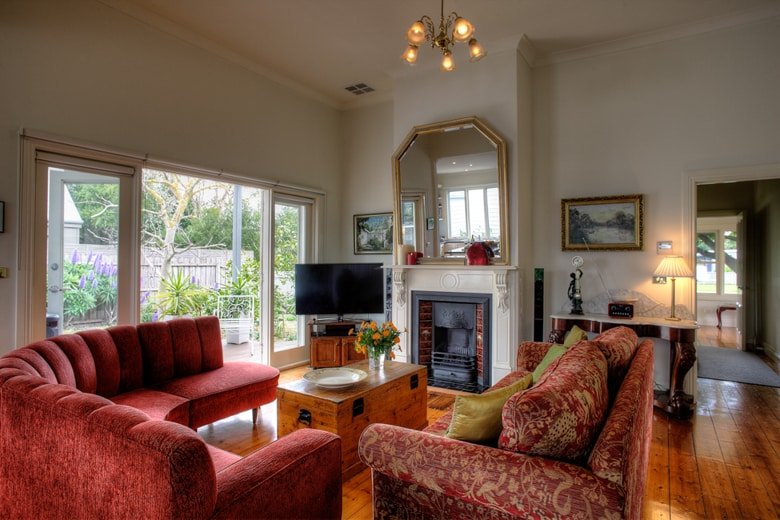 Lonsdale Palms Heritage House – an elegant getaway gallery image 2