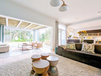 Camps Bay Beach Villa Home+Pool, Garden & Solar